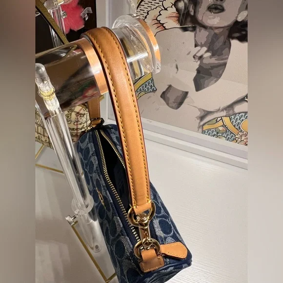 ✨SOLD✨COACH 🍒 💙 Nolita Barrel Bag In Signature Denim - Picture 8 of 15